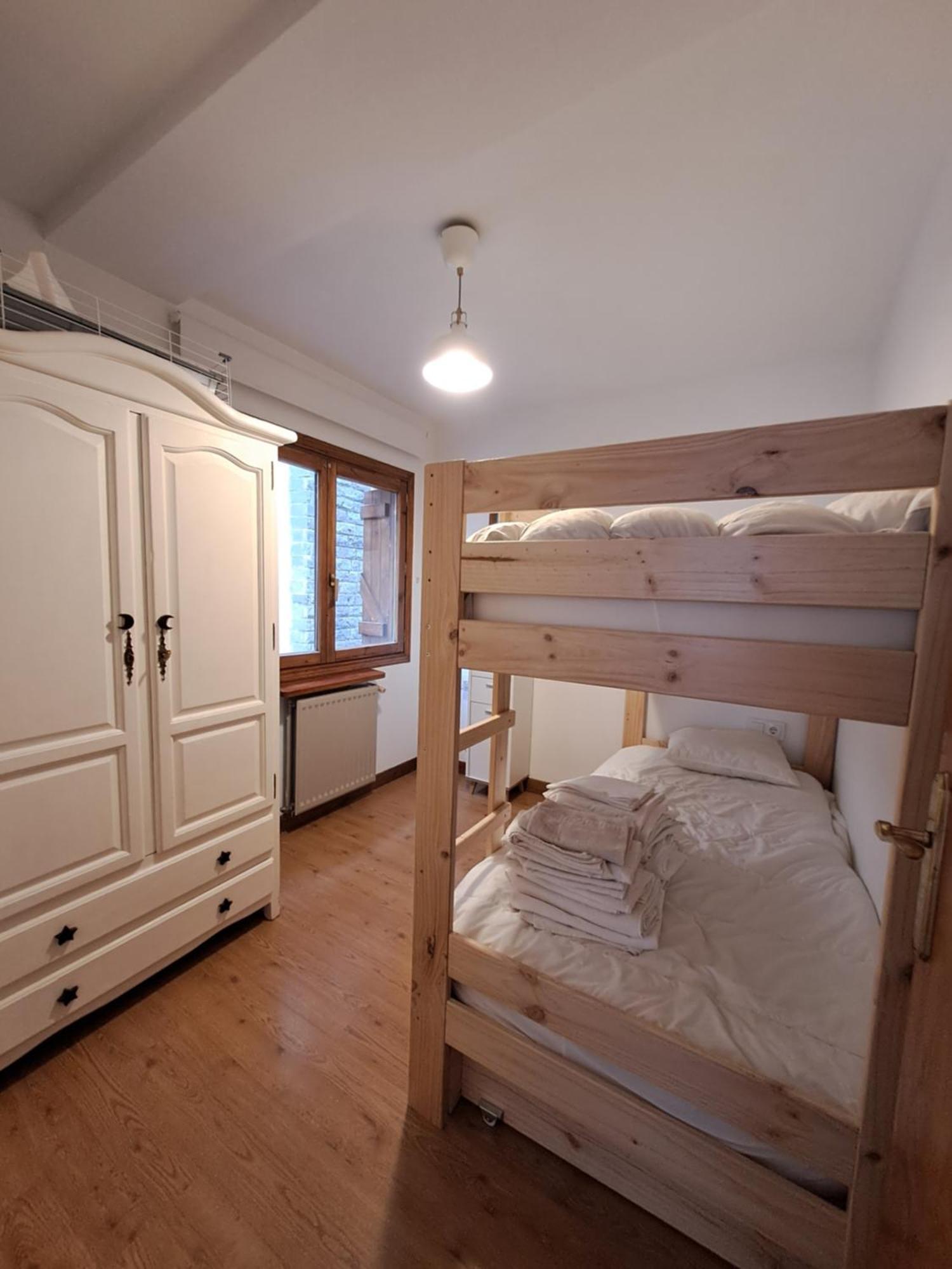 Casa Bihotz - Bonito Y Centrico Apartamento Con Garaje En Sallent ซาเยนต์ เด กาเยโก ภายนอก รูปภาพ